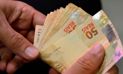 O pagamento do auxílio está previsto até dezembro - Arquivo/AgênciaBrasil