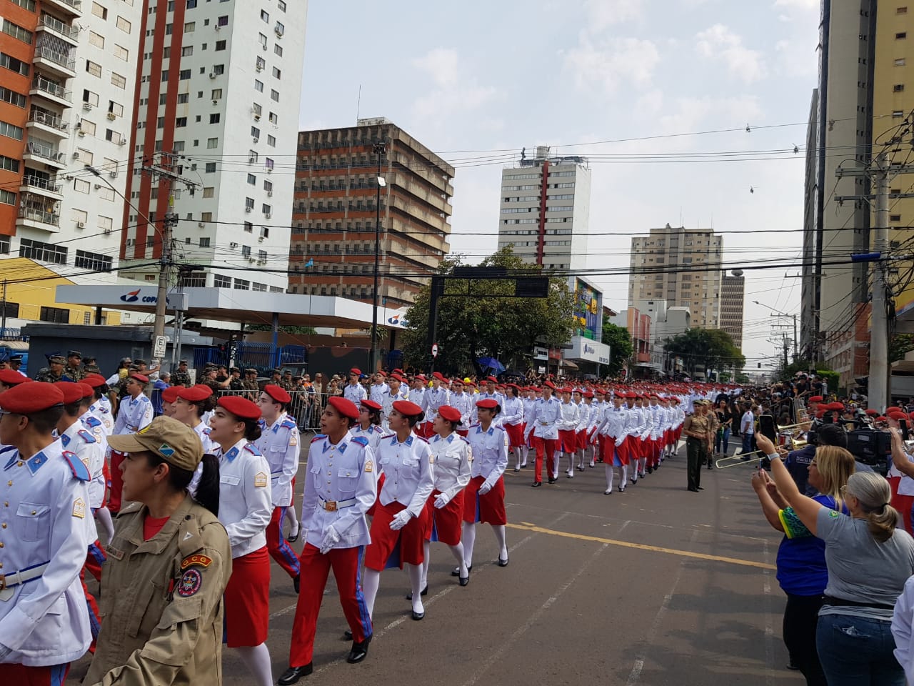 O evento no centro da capital reuniu mais de 4 mil integrantes de 23 instituições civis e militares - Gerson Wassouf/CBN