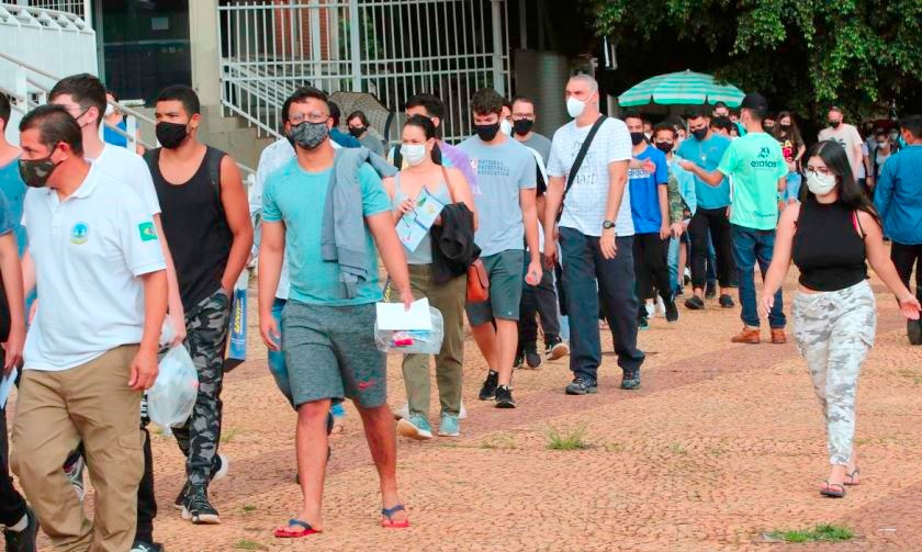 Os participantes do Enem farão provas de linguagens, ciências humanas e redação no primeiro dia de aplicação - Arquivo/AgênciaBrasil