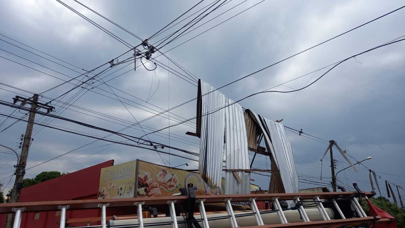 Temporal provocou estragos na rede elétrica em diversas cidades do estado - Foto: Arquivo/CBN