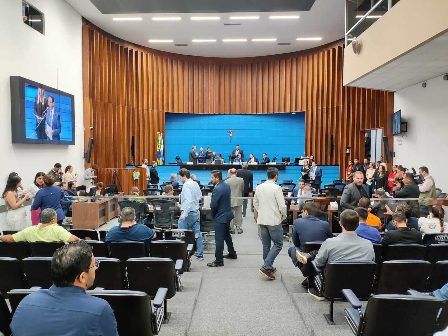 Deputado comparece à sessão legislativa desta terça-feira e espera reverter anulação dos votos no Tribunal Superior Eleitoral - Foto: Gerson Wassouf/CBN CG