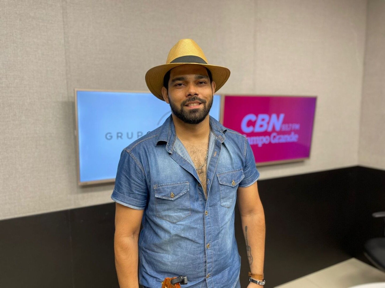 Cantor e compositor sul-mato-grossense está produzindo novo EP que será lançado neste ano - Foto: Isabelly Melo/CBN CG