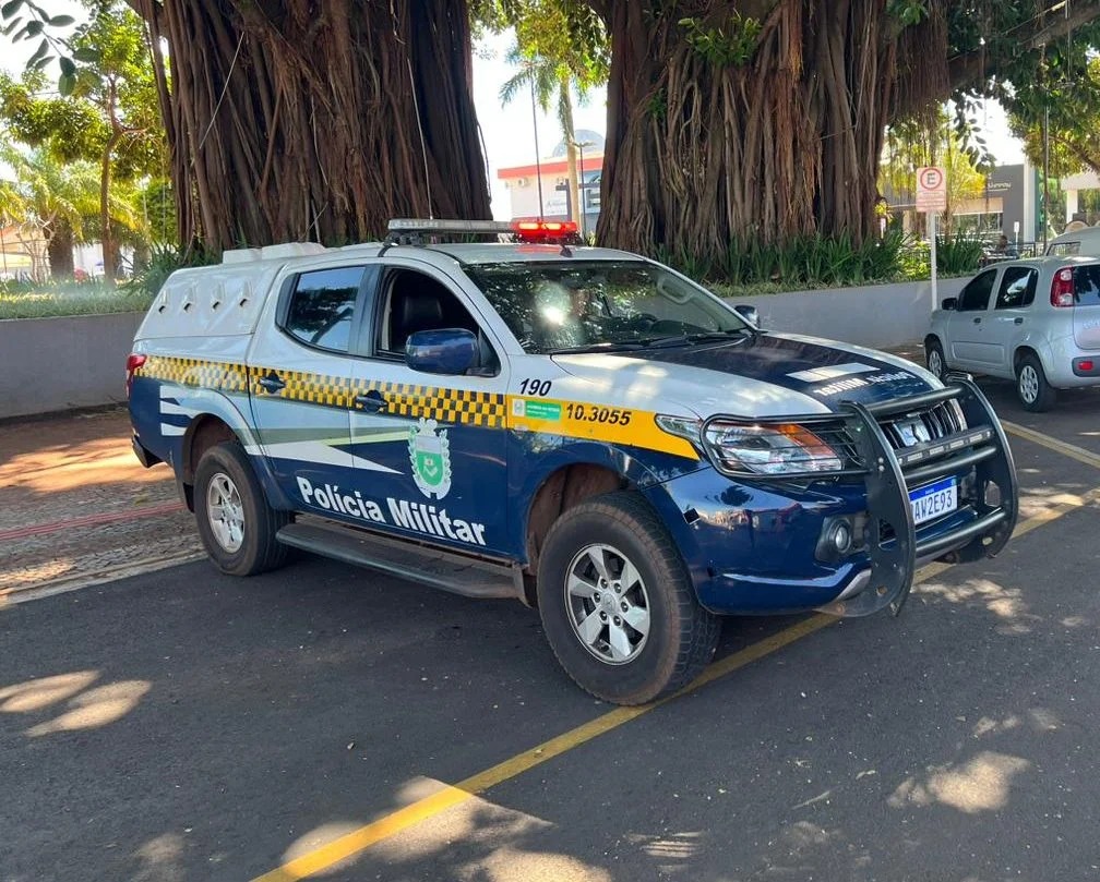 O jovem, que por diversas vezes já foi apreendido pela Polícia Militar devido a prática de furto, teve mandado de apreensão expedido pela Comarca de Paranaíba - PM/MS