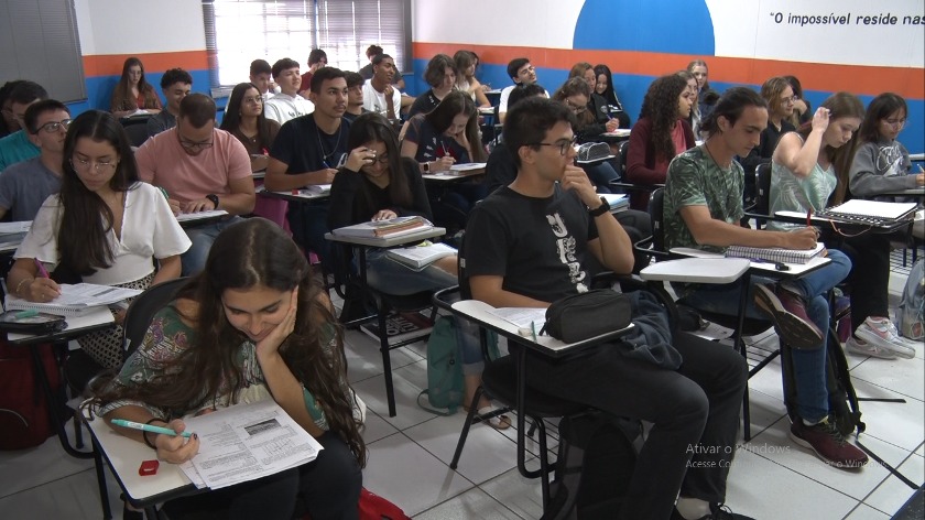 Para a maioria dos adolescentes, o ambiente escolar é como uma segunda casa - Divulgação/TVC