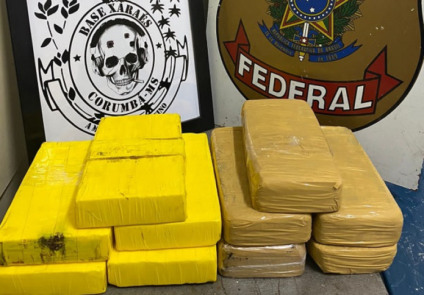 Dentro do veículo estavam 10 quilos de droga; apreensão foi feita após denúncia anônima - Foto: Divulgação/Polícia Federal