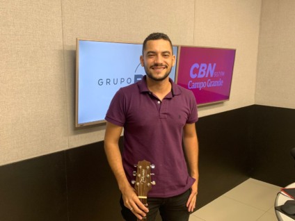 João Flores tem mais de 500 composições na bagagem e já se prepara para lançamento de mais uma, cantada por Jads & Jadson - Foto: Duda Schindler