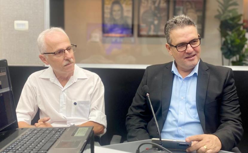 O Diretor do Hospital Auxiliadora, Marco Calderon e o cardiologista Júlio Calil Neto participaram do programa RCN Notícias desta sexta-feira (5) - Divulgação/Antônio Luiz