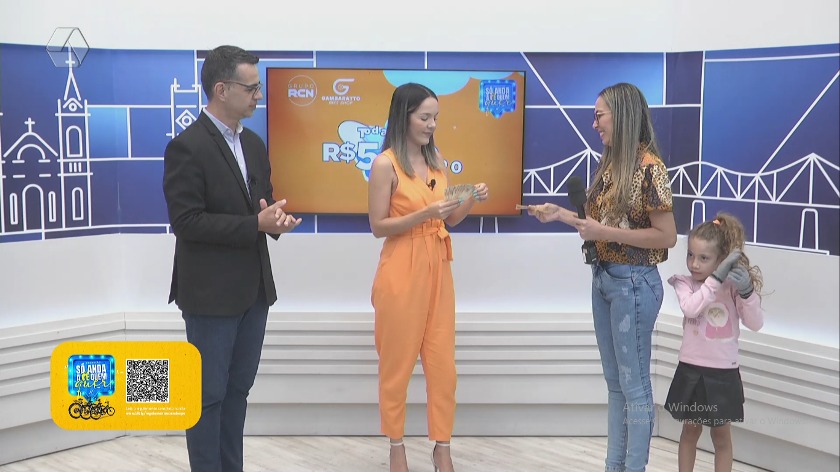 Ela recebeu o prêmio, ao vivo, nesta terça-feira (16), no programa TVC Agora - Divulgação/TVC