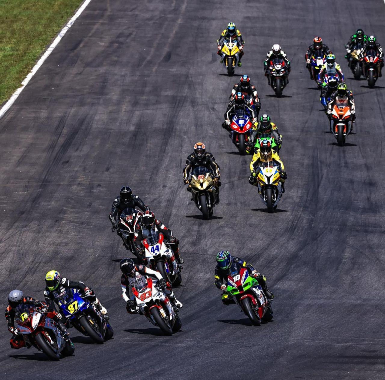 O Moto 1000 GP reúne pilotos de 10 países diferentes e terá transmissão ao vivo pelo Youtube - Foto: Divulgação/Moto1000GP