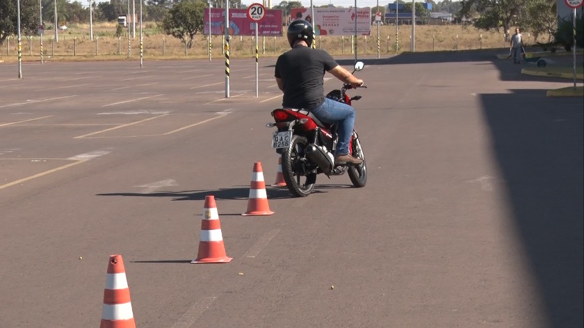 Segundo o Departamento Nacional de Trânsito (Denatran), a frota de motos no Brasil em 2022 ultrapassou os 35 milhões - Divulgação/TVC