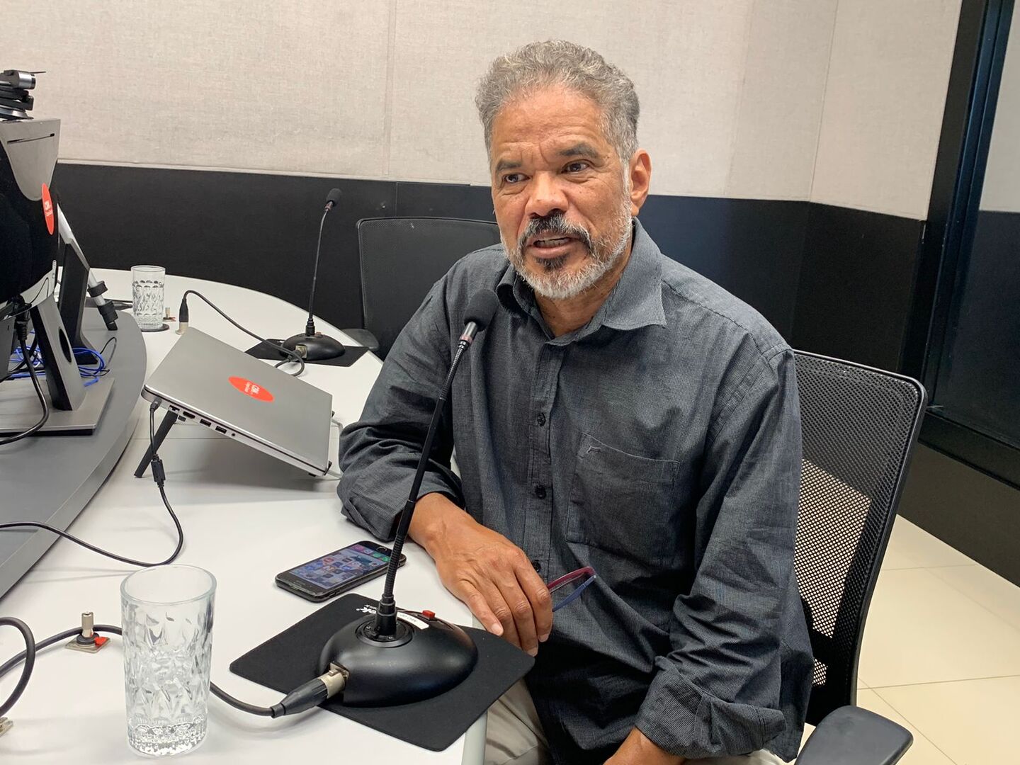 Adilson Trindade também falou sobre o julgamento do ex-presidente Jair Bolsonaro - Foto: Duda Schindler/CBN-CG