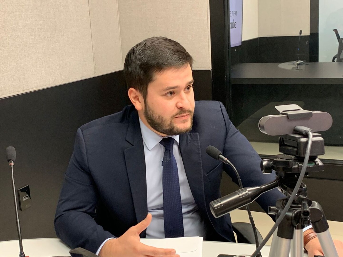 O advogado João Augusto Neves falou sobre as principais ocorrências e orientou sobre o que fazer - Foto: Duda Schindler/CBN-CG