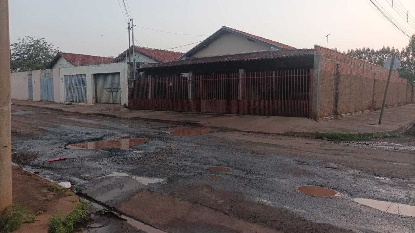 Buracos na rua São Francisco de Assis - Gabi Almeida - RCN Notícias