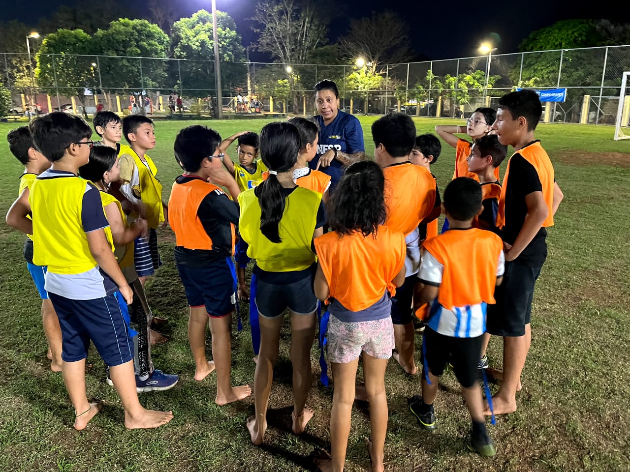 Modalidade combina técnicas do futebol americano, mas com o uso de fitas - Foto: Reprodução/ Prefeitura de Campo Grande