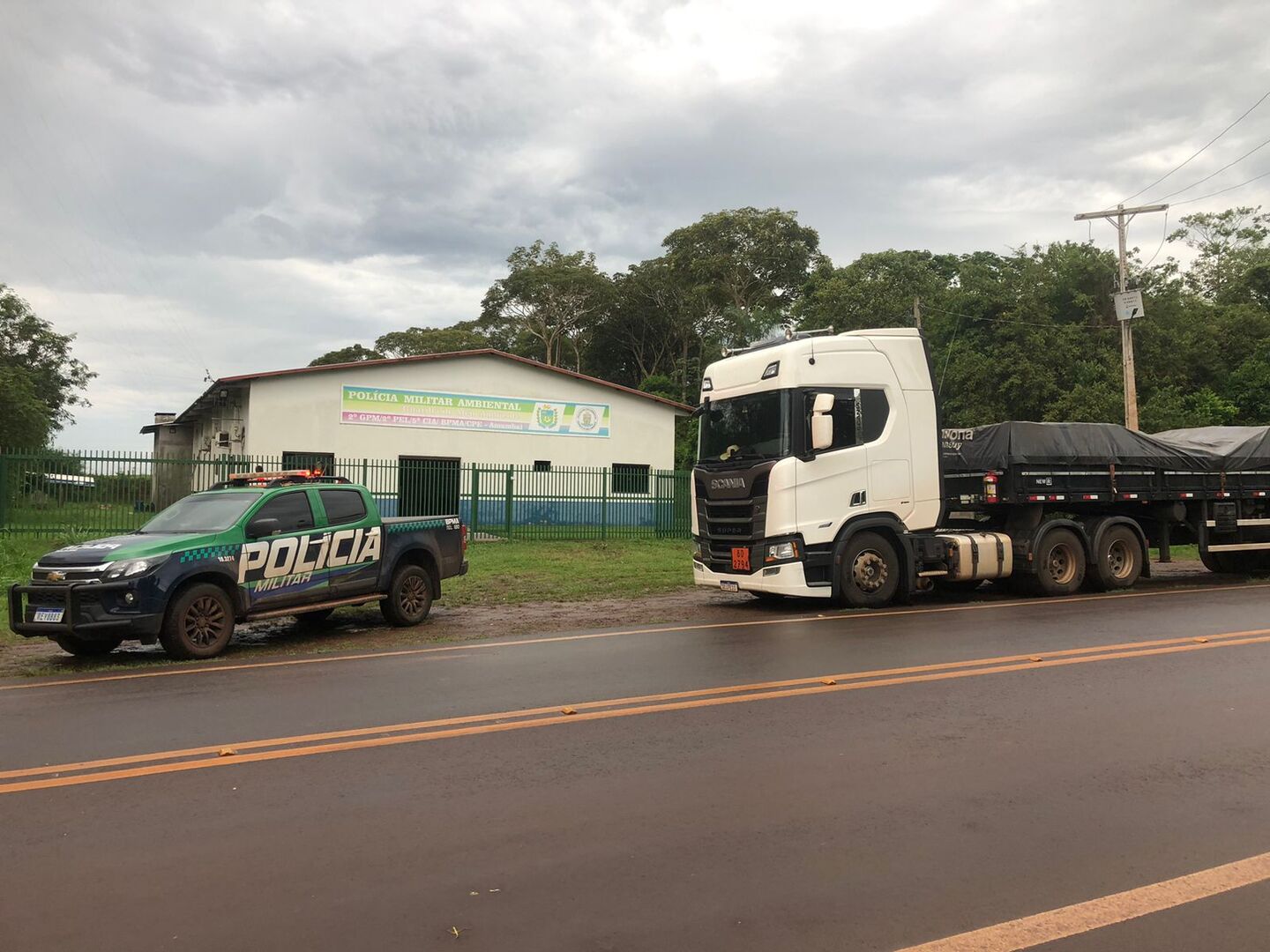 30 toneladas de baterias estavam sendo transportadas com licença ambiental vencida - Foto: Divulgação/PMA