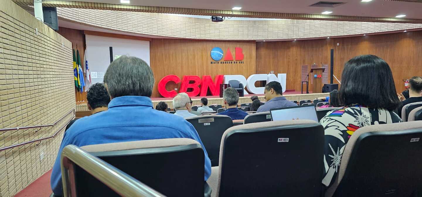 Público vai chegando ao auditório da OAB para a palestra do futurista e pesquisador, Gui Rangel - Foto: LSSCom/CBN-CG