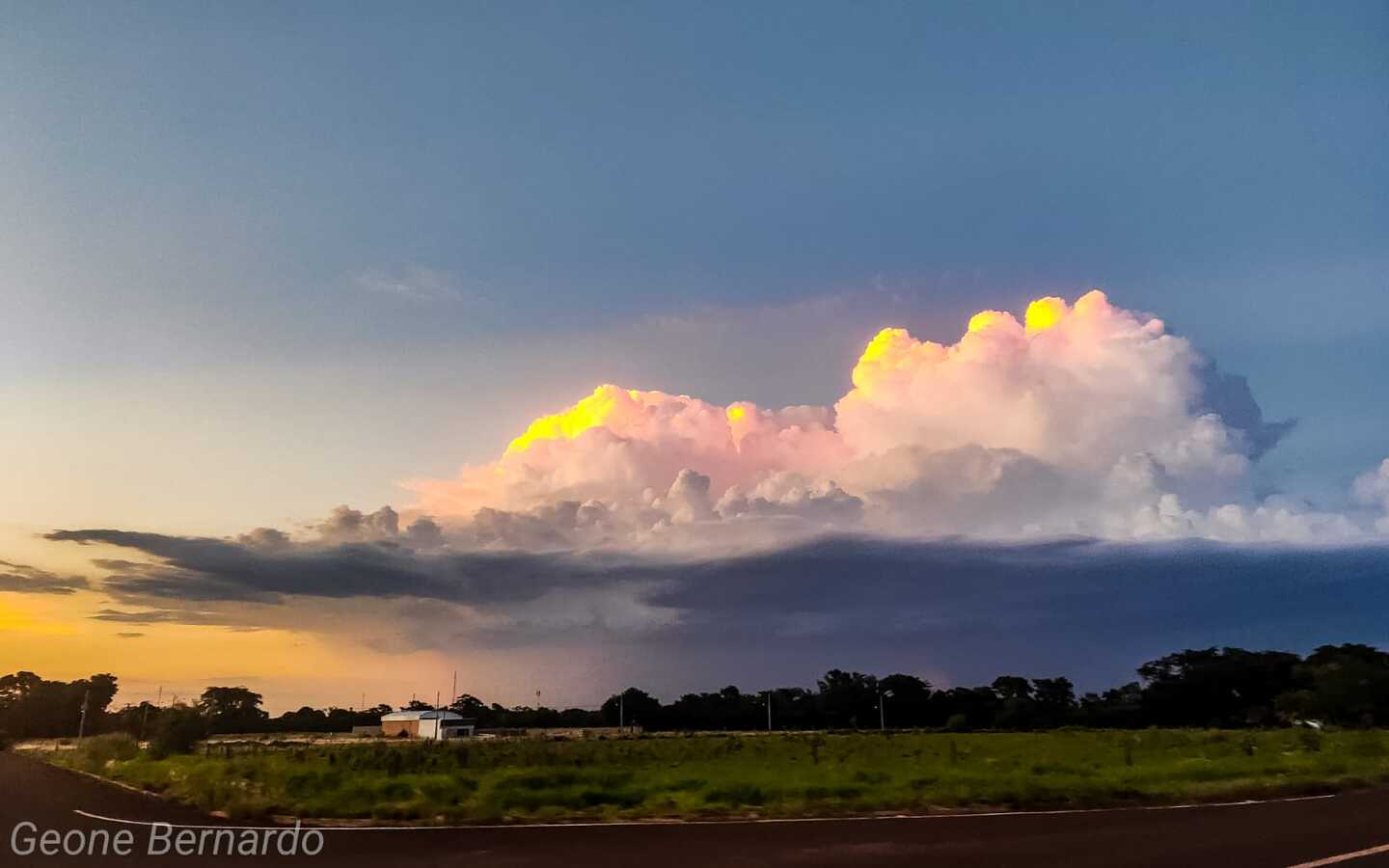 Sol e chuva estão previstos para esta sexta-feira (19).