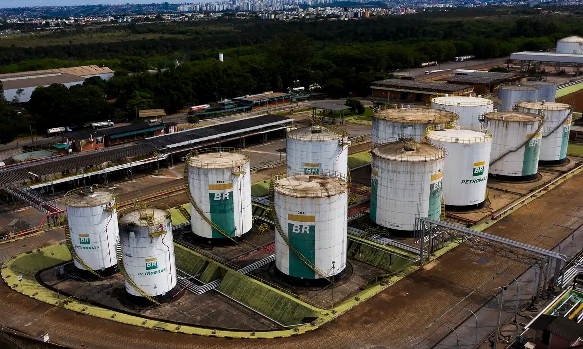 Redução anunciada pela Petrobrás chega a 22