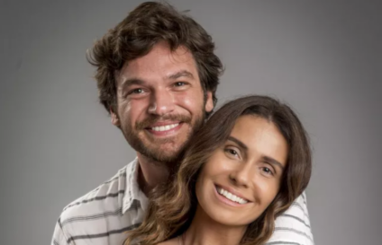Beto chama por Luzia, mas Jurema a apressa na fuga. Jurema e Luzia se separam. Naná e Clóvis insiste