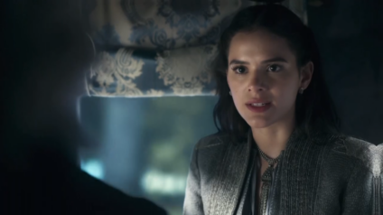 Catarina reconhece a audácia de Amália em entrar no castelo e deixa claro que julgará o caso de Afon