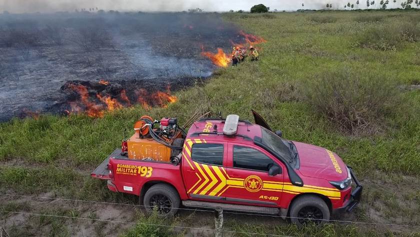 Além de prejudicar o Meio Ambiente, a fumaça das queimadas causam problemas respiratórios. - Foto: Reprodução/Corpo de Bombeiros