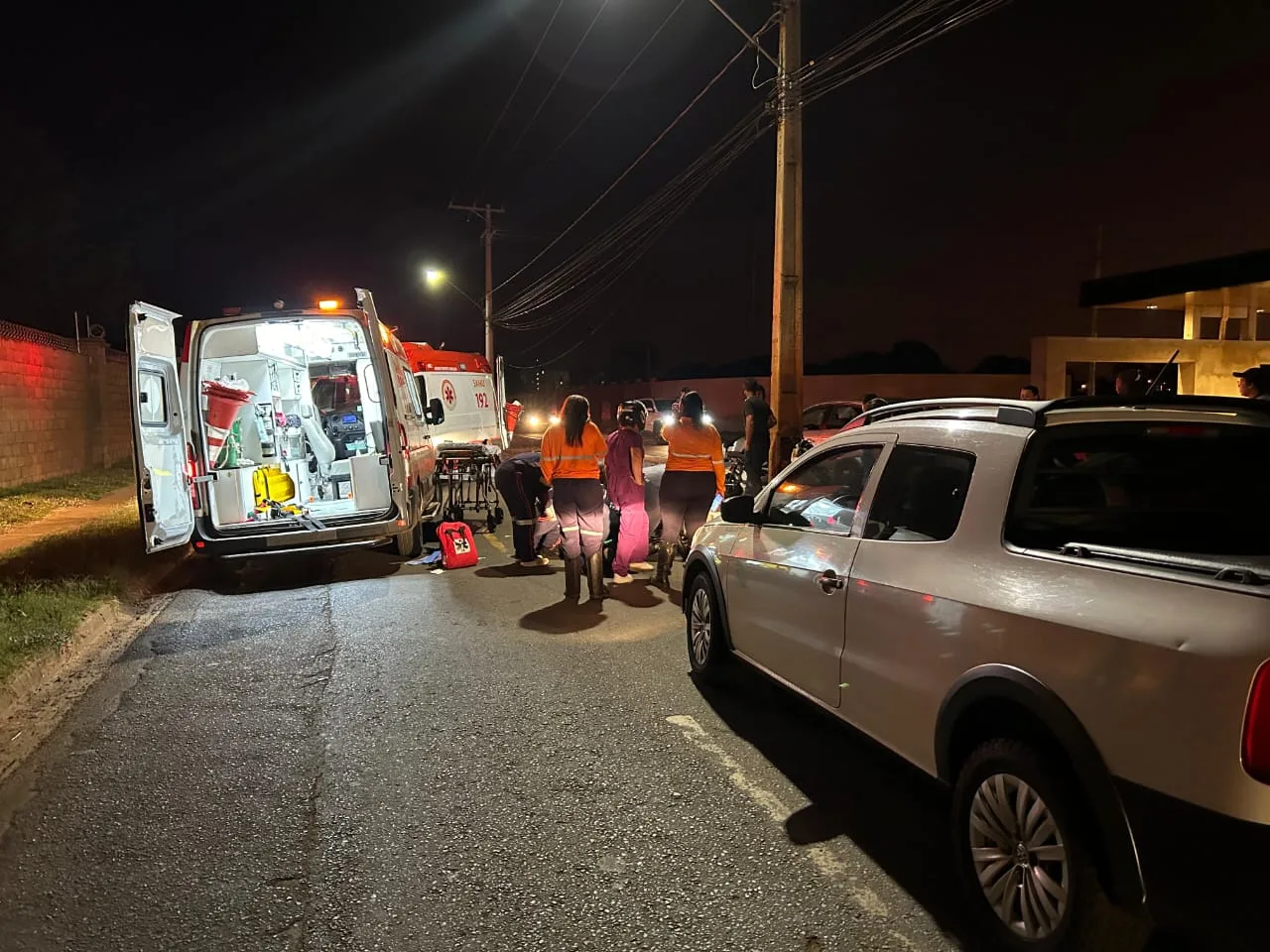 Criança foi levado ao Hospital Auxiliadora com fratura na perna. - Foto: Alfredo Neto/JPNews