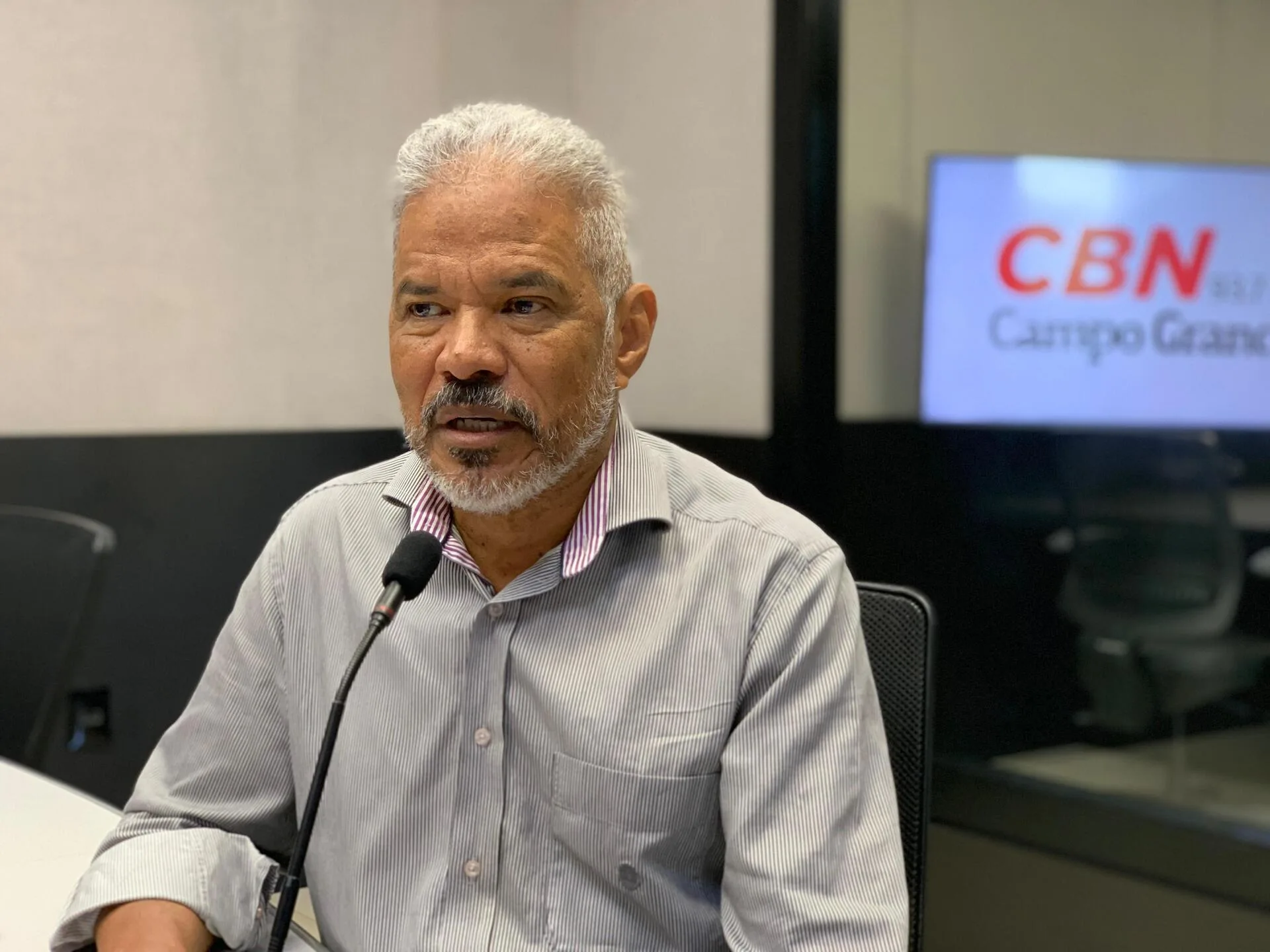 Adilson Trindade, colunista de política da Rádio CBN Campo Grande - Foto: Duda Schindler/CBN-CG