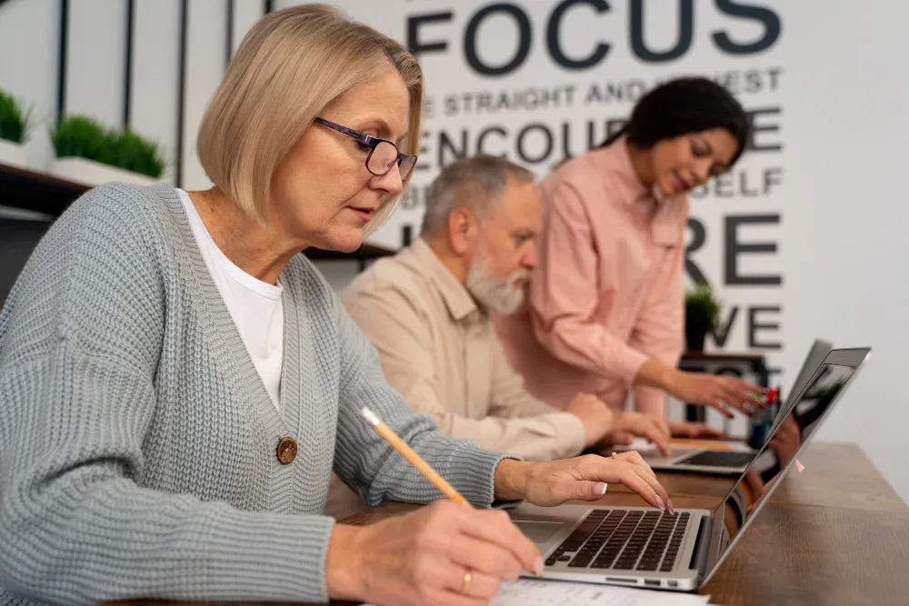 Quem comparecer ao evento deve levar currículo, documentos pessoais oficiais com foto, CTPS (física ou digital) e comprovante de residência. - Foto:Freepik