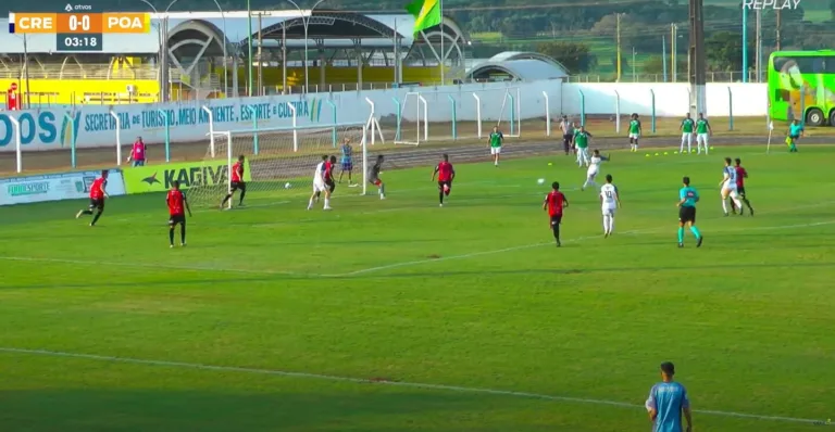 Camisa 7 Felipe Micael bateu de pé esquerdo para fazer o gol da vitória do CREC - Foto: Reprodução/CREC TV