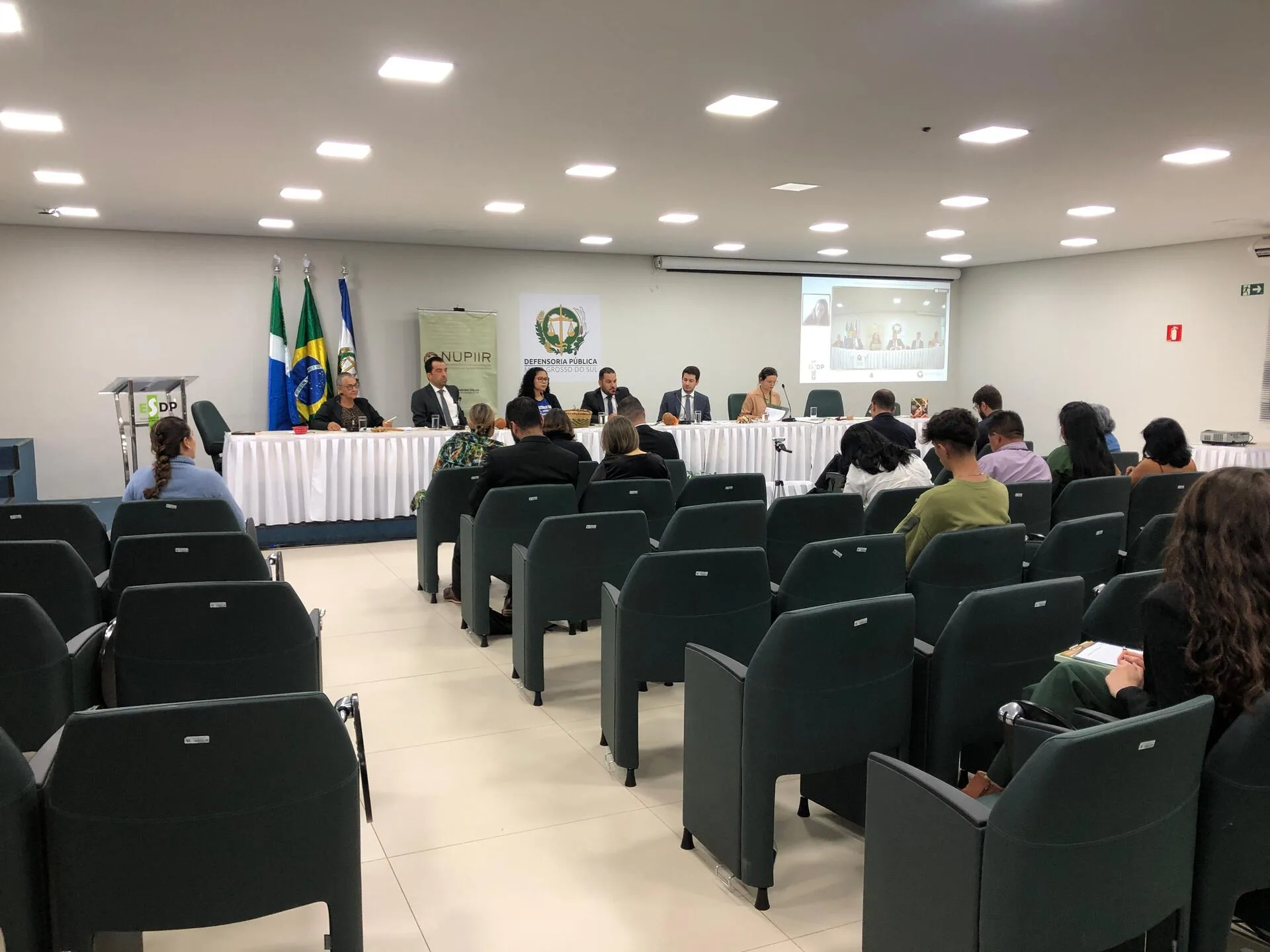 A apresentação dos dados do relatório foi feita na Escola Superior da Defensoria Pública do Estado do Matogrosso do Sul - Foto: Gerson Wassouf/CBN-CG