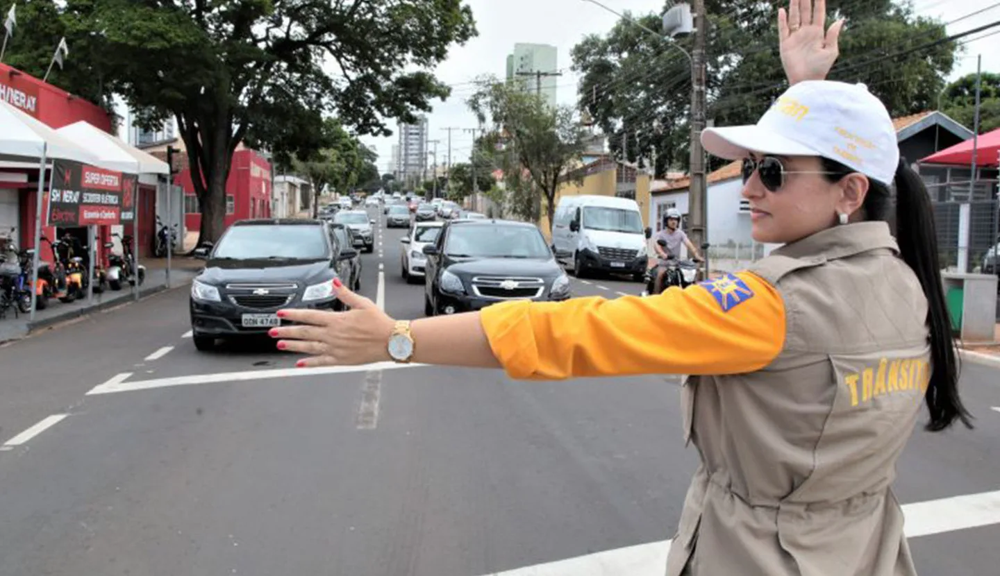 Motoristas devem ficar atentos aos locais onde o tráfego de veículos será proibido - Foto: divulgação/PMCG