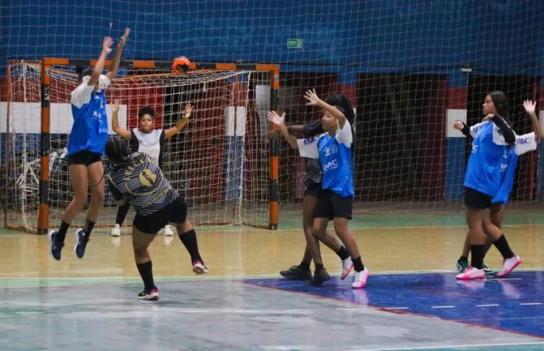 As inscrições para aulas de handebol feminino devem ser feitas no Ginásio Cacilda Acre Rocha, em Três Lagoas. - Foto: Divulgação/Prefeitura de Três Lagoas