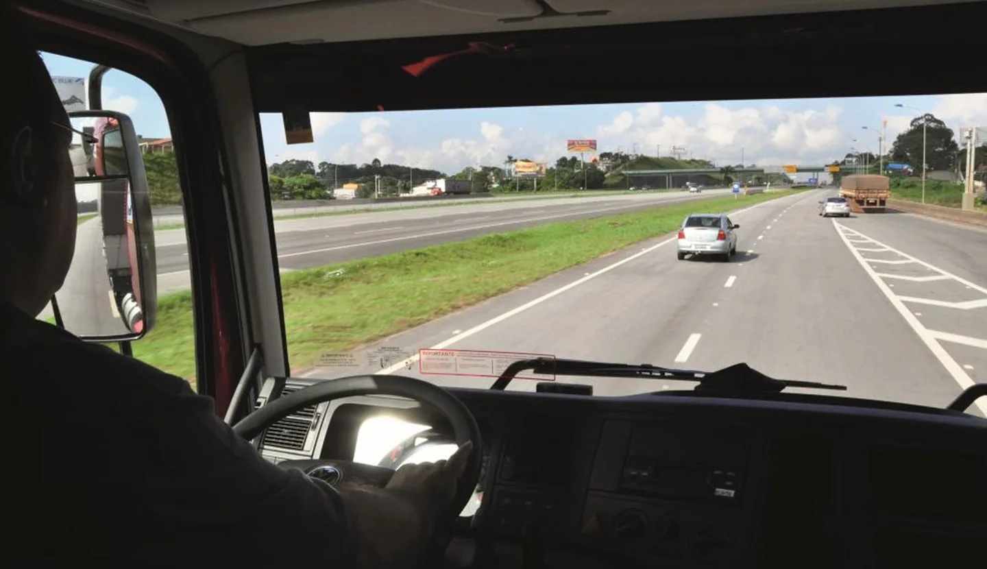 Há vagas para motoristas em Campo Grande, Dourados, Rio Brilhante, Ribas do Rio Pardo, Paranaíba, Aparecida do Taboado e Cassilândia - Foto: Reprodução/O Carreteiro