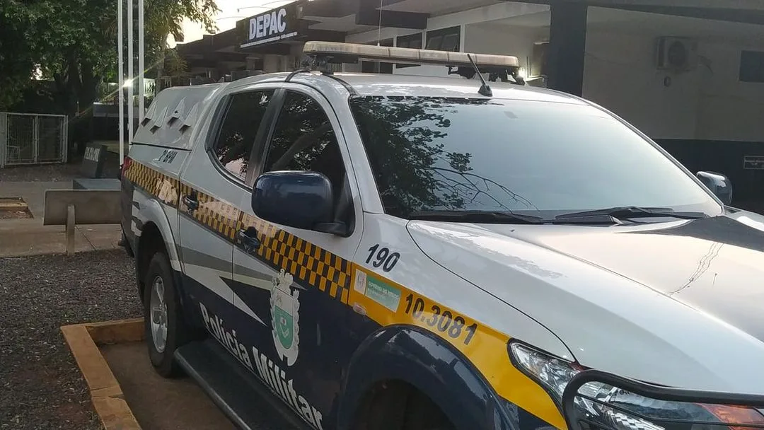 Menor contou aos policiais militares, que teria ido até a casa do homem à convite de colega que tem 14 anos. - Foto: Arquivo/JPNews