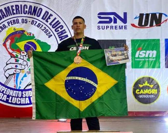 Cássio Felipe conquistou uma medalha de prata e uma de bronze no campeonato sul-americano, no Peru. - Foto: Divulgação/Arquivo Pessoal