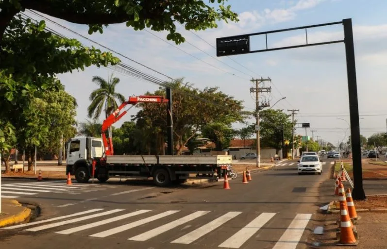 Semáforos foram danificados por raios. - Foto: Divulgação/Assessoria