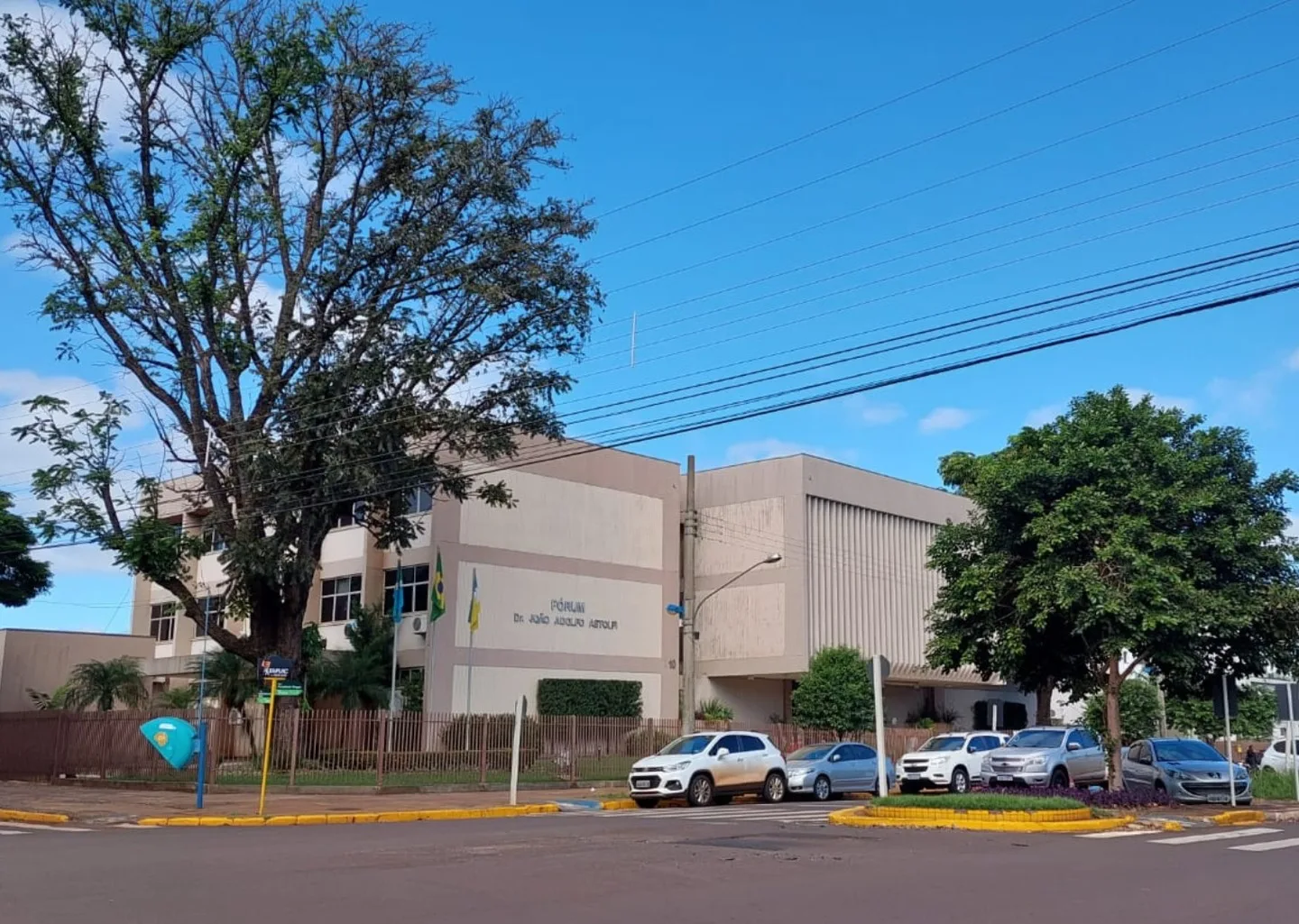 Fachada do Fórum de Dourados - Foto: Divulgação/TJMS