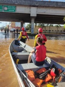 Equipes de Mato Grosso do Sul estão atuando em diversas áreas no estado gaúcho - Foto: Divulgação/CBMMS