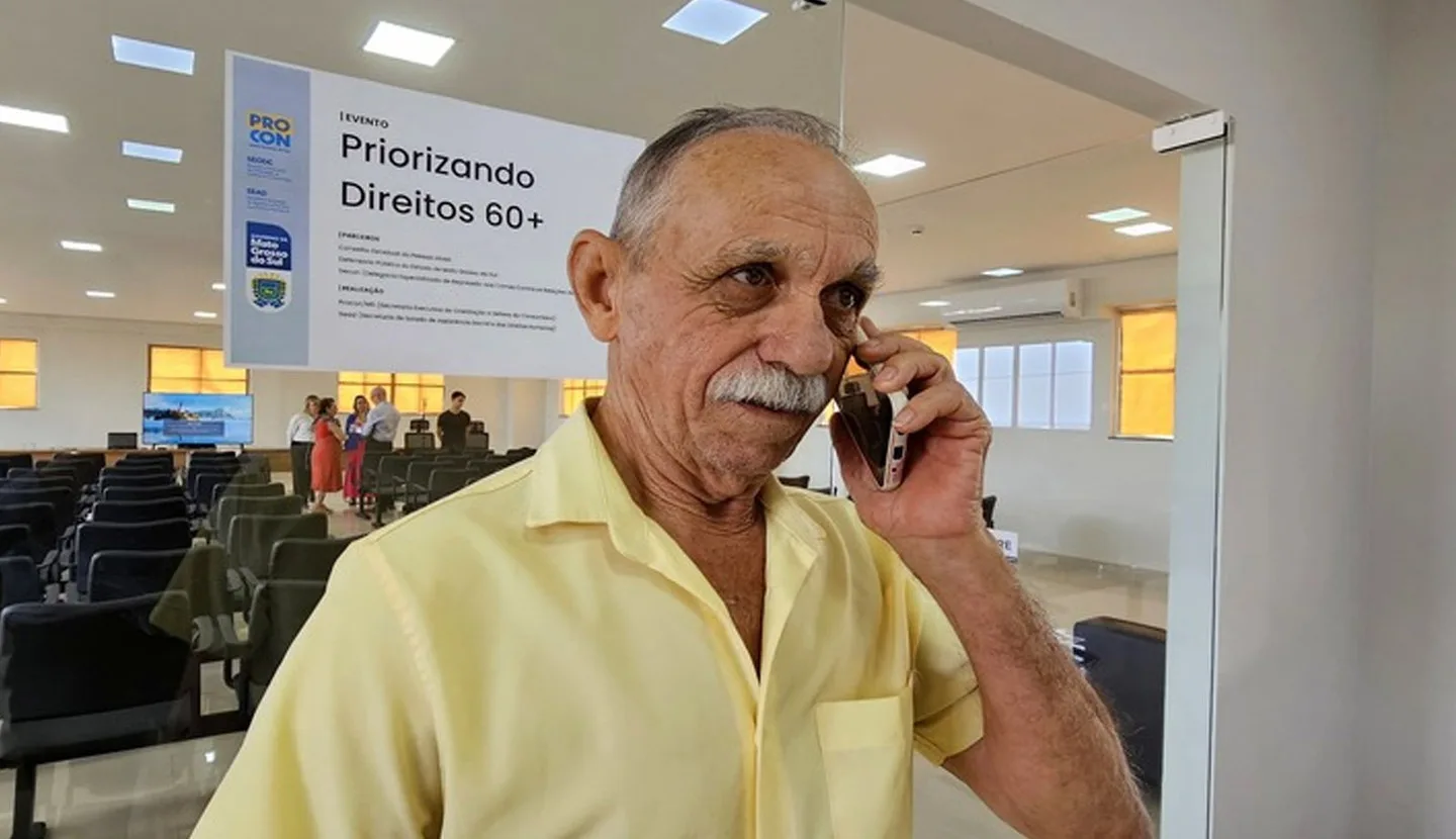 Onivaldo reclama do assédio de golpistas por telefone - Foto: Kleber Clajus/Governo-MS