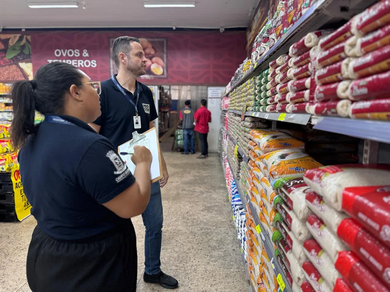 Agentes do Procon Municipal estiveram em 11 estabelecimentos para fazer a pesquisa - Foto: Reprodução/PMCG