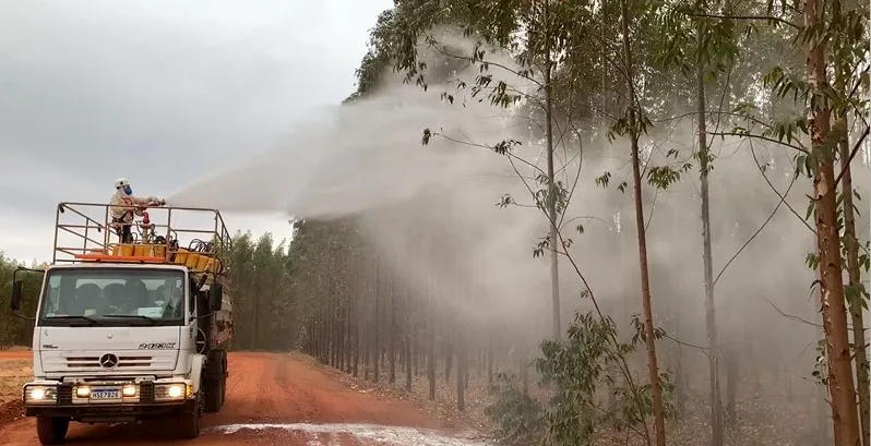 A empresa conta hoje com uma brigada de combate a incêndios composta por mais de 700 profissionais altamente qualificados e com uma das centrais de monitoramento de incêndios mais modernas do país. - Foto: Reprodução/Assessoria