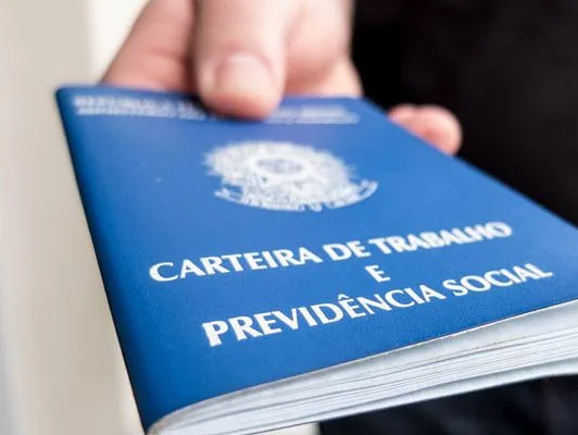 Os interessados devem procurar as fundações com todos os documentos, entre eles a Carteira de Trabalho. - Foto: Arquivo/ CBN-CG