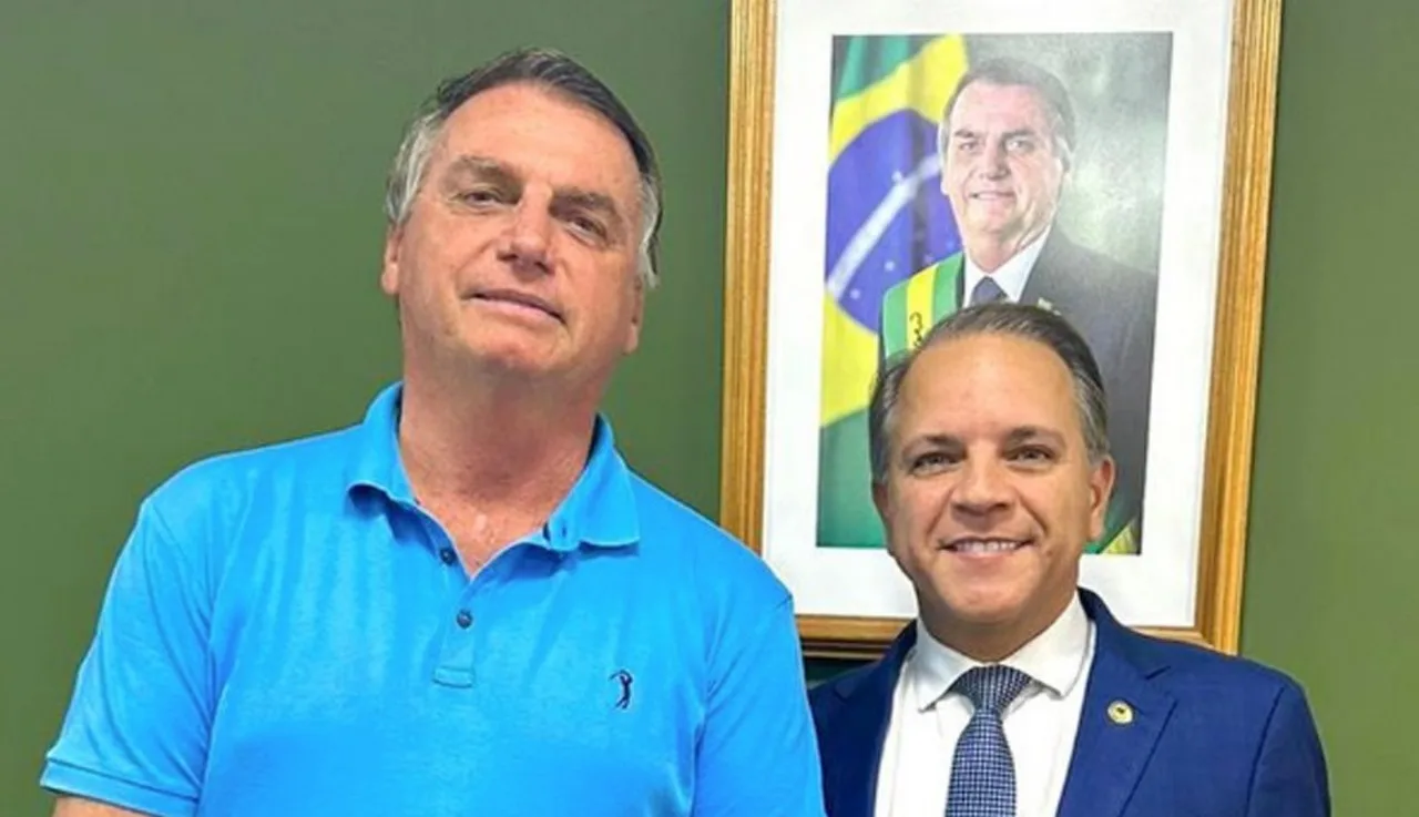 Ex-presidente Jair Bolsonaro e o deputado estadual Coronel David. Hoje eles se reuniram em Brasília. - Foto: Reprodução/Redes sociais