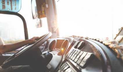 Veículos de grande porte também são conduzidos por mulheres. - Foto: Pexels Veículos de grande porte também são conduzidos por mulheres. - Foto: Pexels