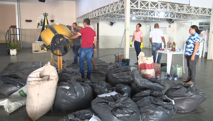 A inciativa é um verdadeiro mutirão de fé e representa o testemunho de comunhão e solidariedade. - Foto: Reprodução/TVC