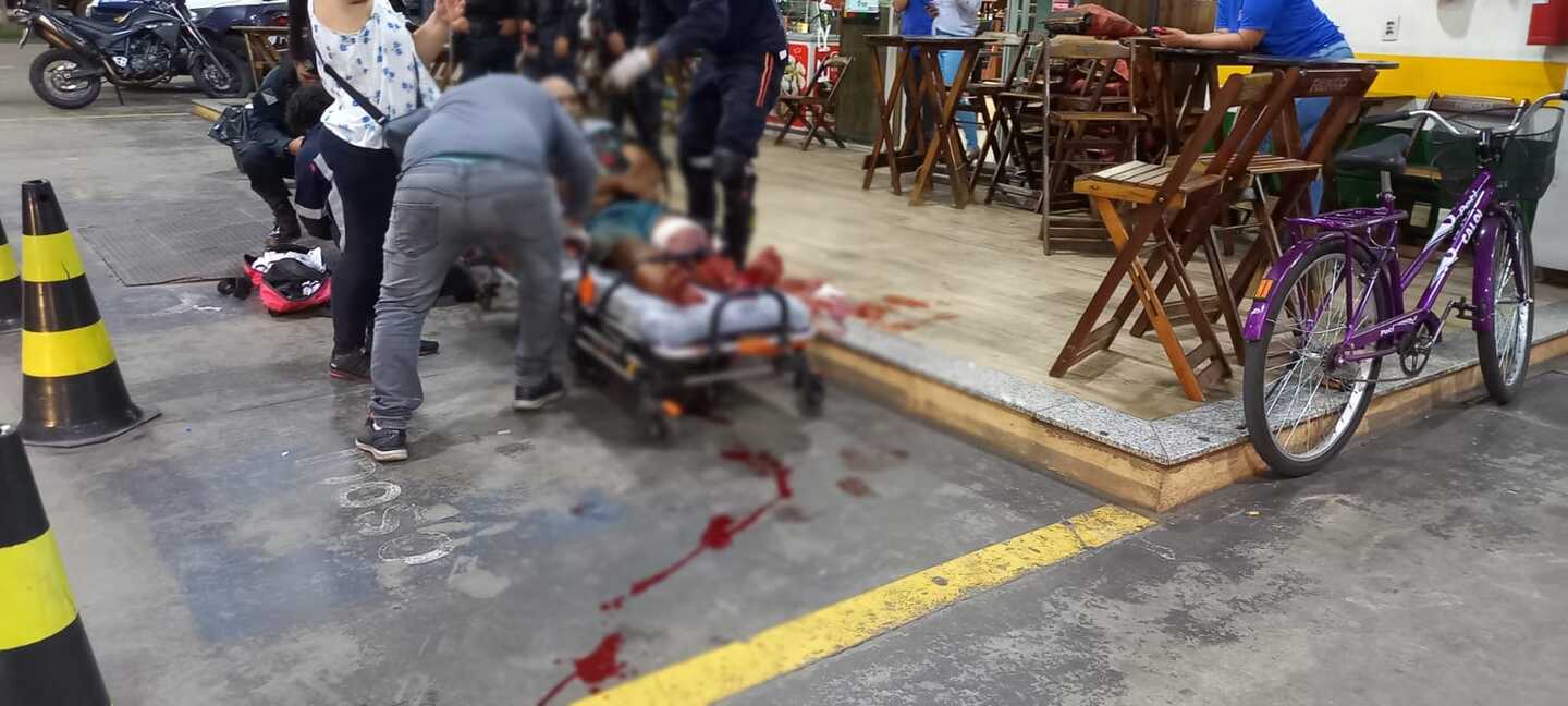 Para a Polícia Militar, vítima disse que teriam tentado roubar sua bicicleta e ao impedir acabou brigando com o suspeito e terminou esfaqueado na perna. - Foto: Alfredo Neto/JPNews