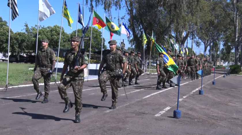 O não comparecimento acarretará multas previstas nos Artigos da Lei do Serviço Militar. - Foto: Reprodução/TVC