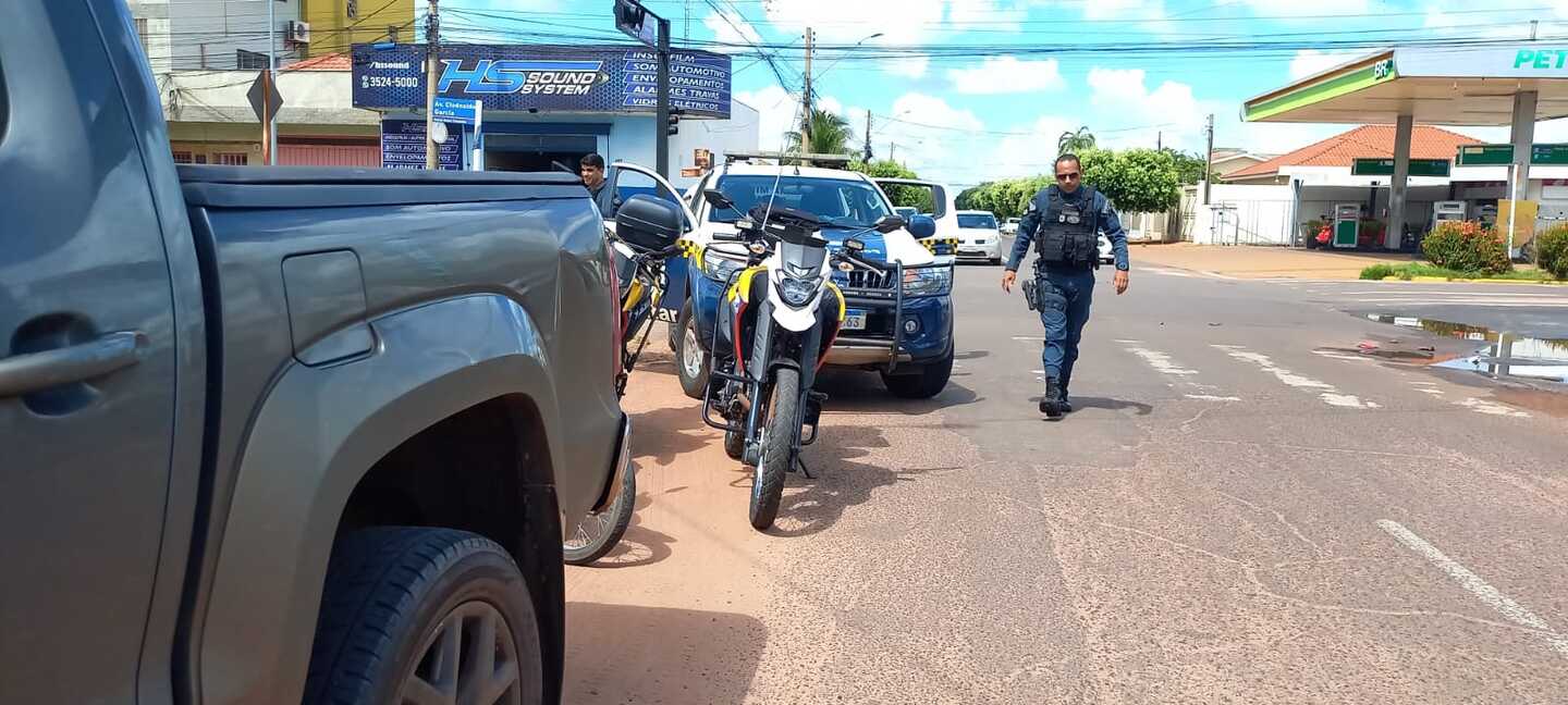 O local foi beneficiado com um semáforo à mais de uma década, e mesmo assim os acidentes são constantes devido a imprudência dos usuários da via - Foto:Alfredo Neto/JPNews