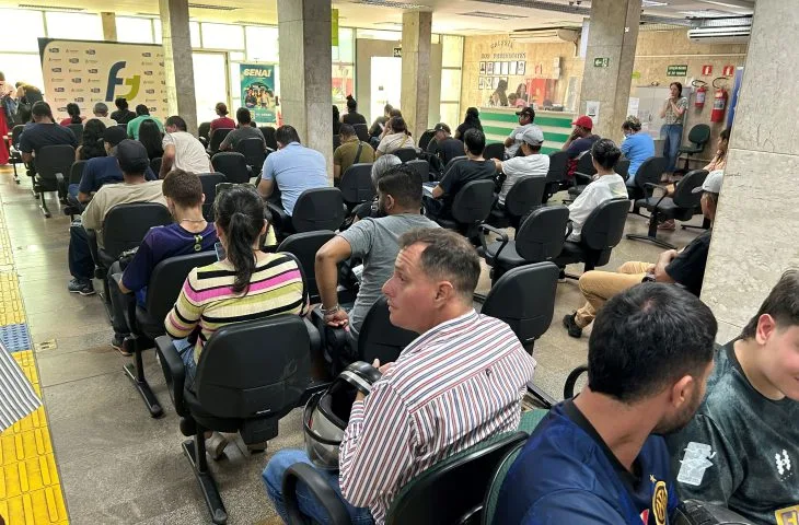 Candidatos têm até às 11h para participar do feirão. Participam as equipes de recrutamento de dez empresas. - Foto: Reprodução/Governo de MS