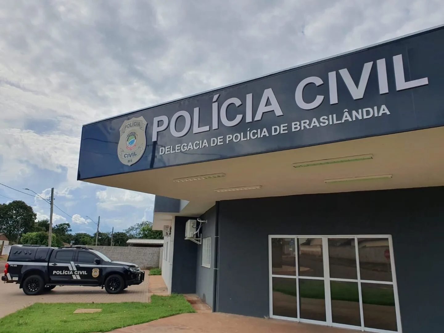 Vítimas foram à delegacia denunciar o adolescente por agressão e ameaças de atear fogo na residência delas. - Foto: Divulgação/Polícia Civil